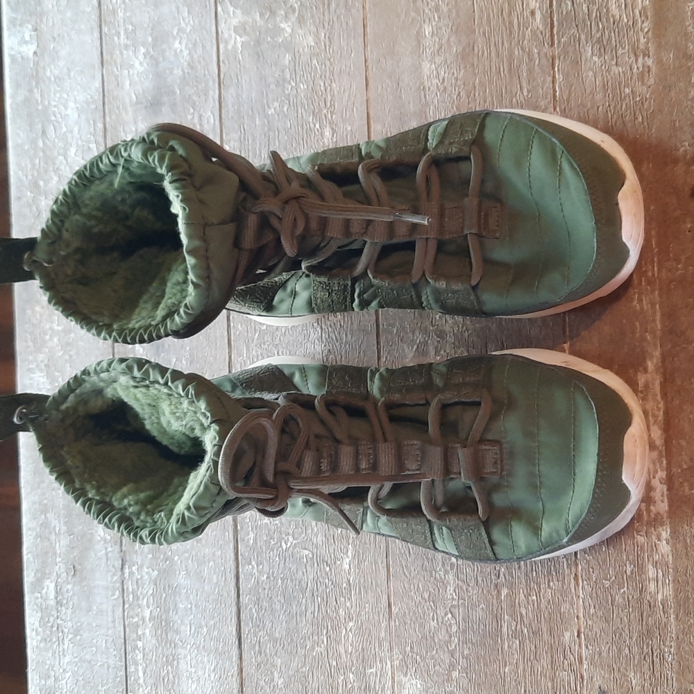 Nike Roche Hi Sneaker Boot